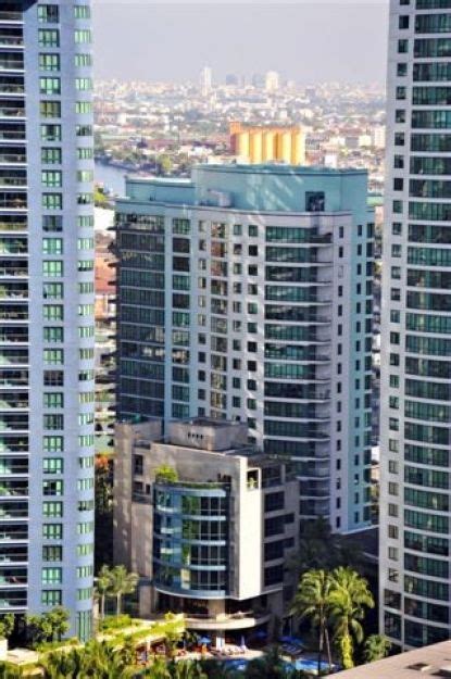 Amorsolo Square, Metro Manila .